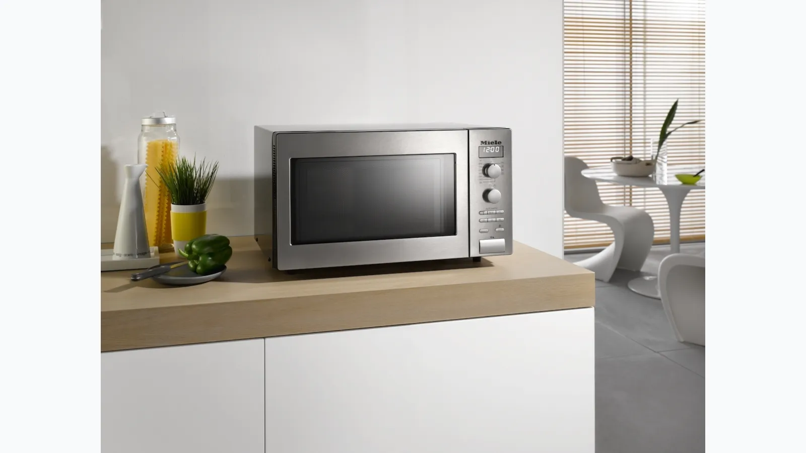 Forno a Microonde con Grill M 6012 SC con programmi automatici di Miele