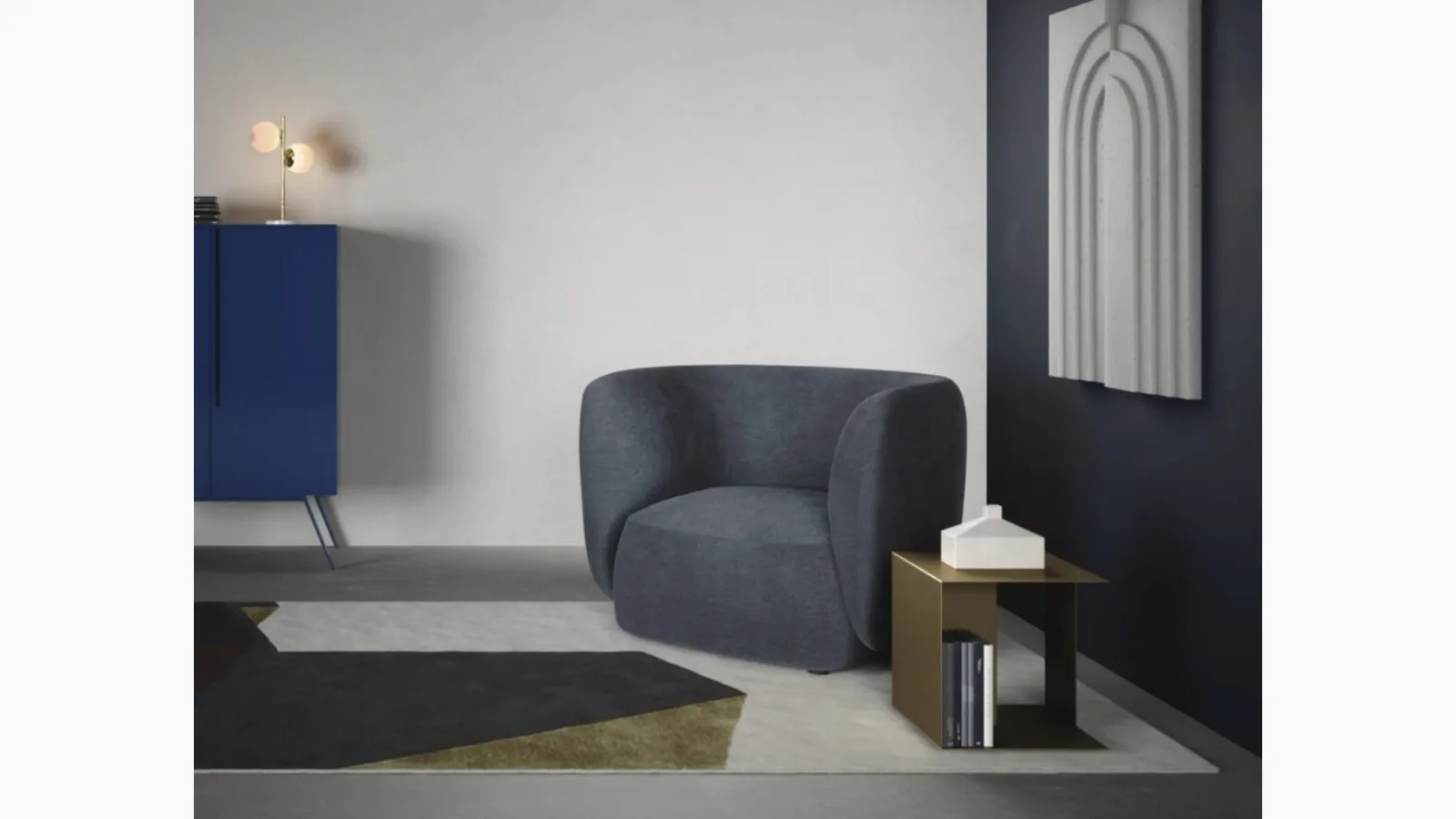 Poltroncina Blossom in tessuto imbottito dalle linee curve di Novamobili