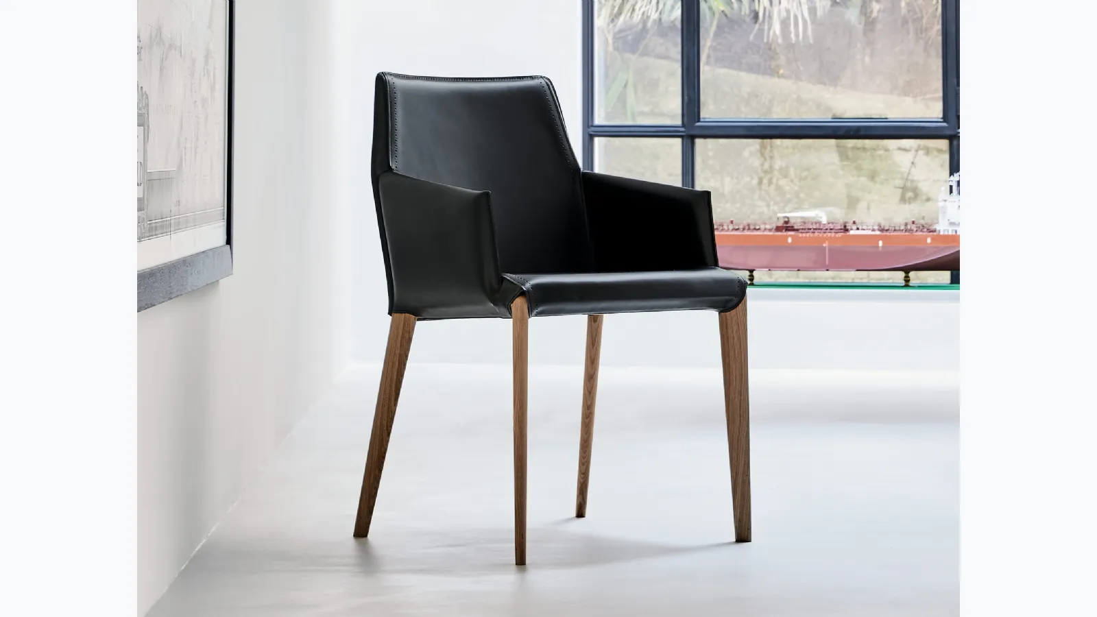 Sedia Sally in cuoio di Bontempi